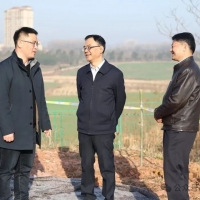 ����ǰϦ������ί���һ�߶��������